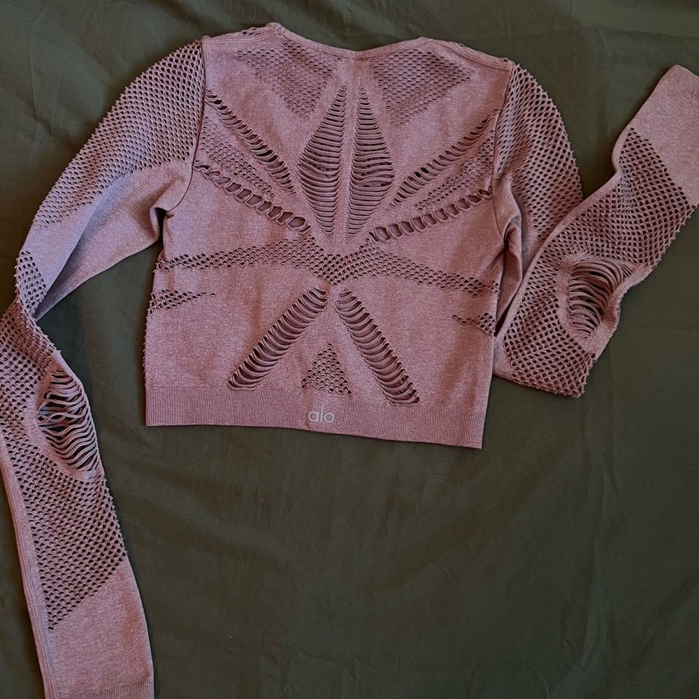 Alo Yoga dusty pink siren cropped long sleeve - Picture 4 of 4